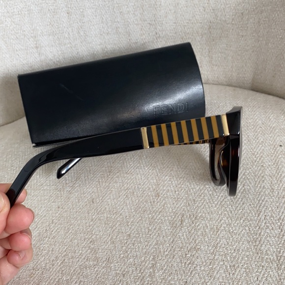 Fendi Sunglasses - Picture 6 of 9